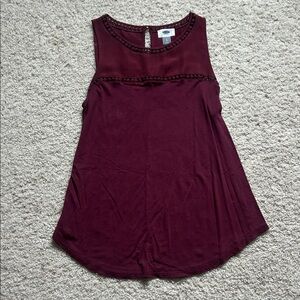 Sleeveless plum top